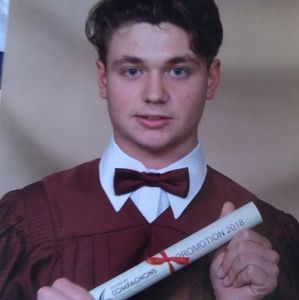 Meet your Posher, Laurent